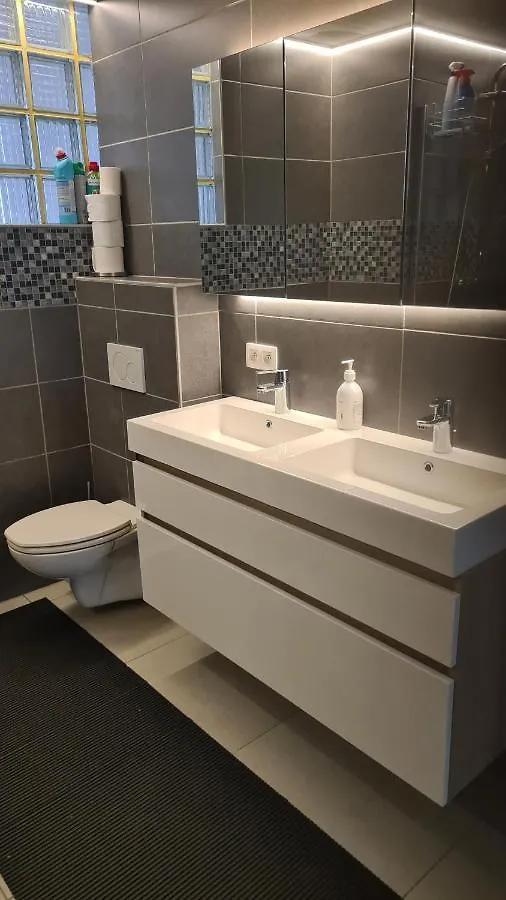 Frontaal Gelijkvloers Seaview 80M² 2 Slp Apartment Ostend