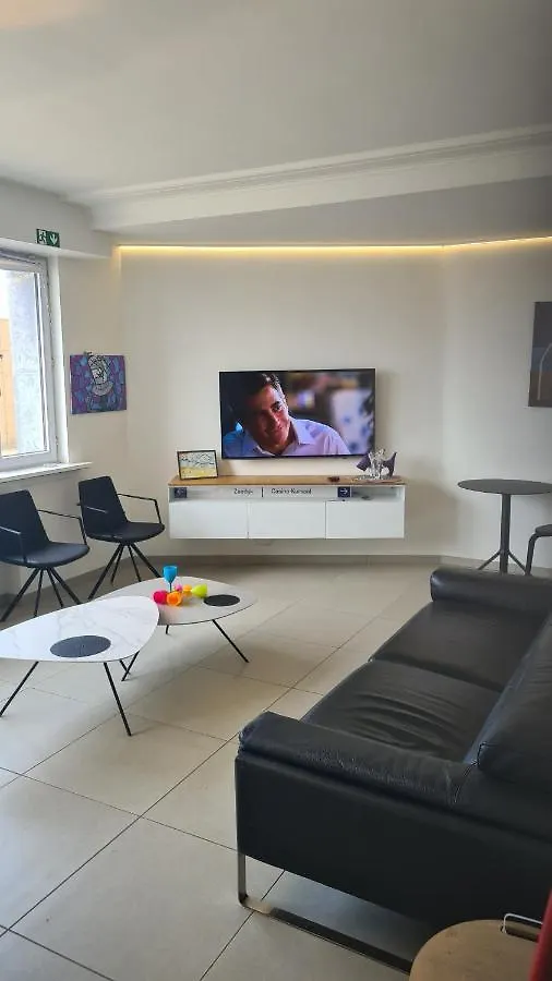 Frontaal Gelijkvloers Seaview 80M² 2 Slp Apartment Ostend