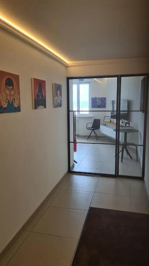 Frontaal Gelijkvloers Seaview 80M² 2 Slp Apartment Ostend Belgium