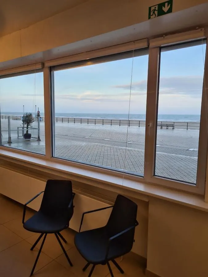 Frontaal Gelijkvloers Seaview 80M² 2 Slp Apartment Ostend
