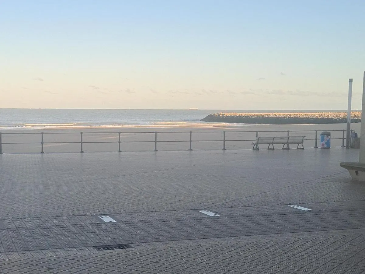 Frontaal Gelijkvloers Seaview 80M² 2 Slp Apartment Ostend Belgium